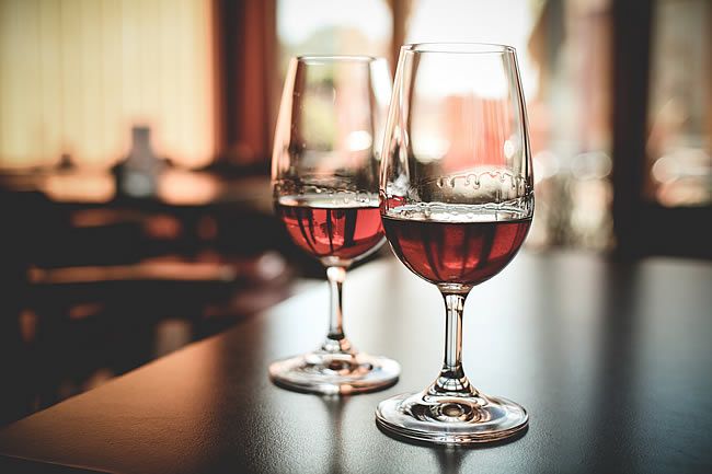 葡萄酒與酒杯也講究“門(mén)當(dāng)戶對(duì)”